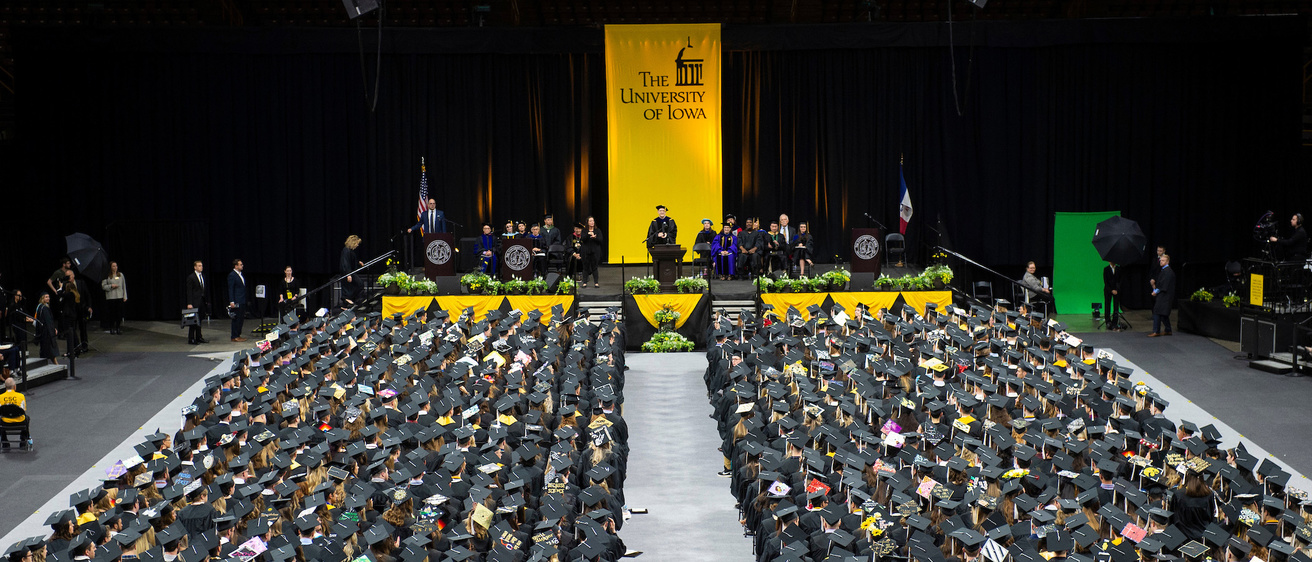 wide shot of May 2019 CLAS commencement