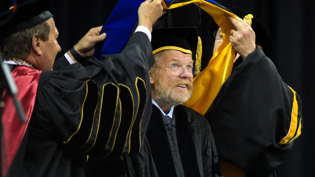 Bill Bryson receiving honorary degree